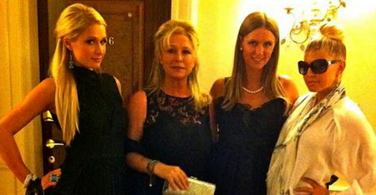 Paris Hilton badala com Fergie na Itália