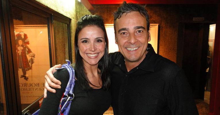 Sozinha, Alexandra Martins vai ao teatro