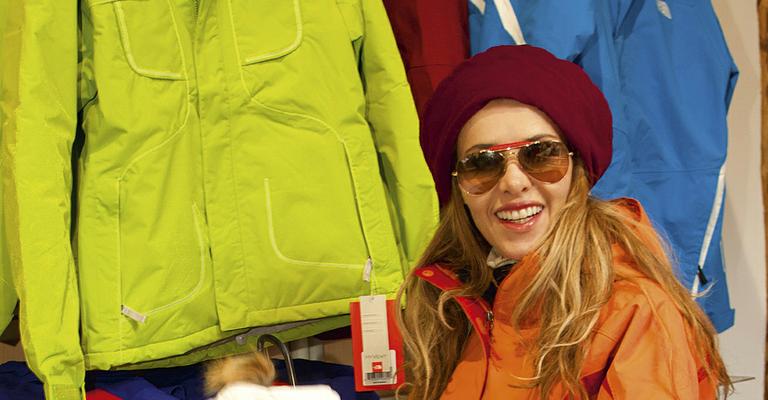 Leona Cavalli vai às compras