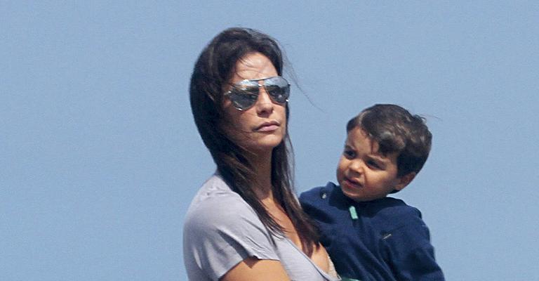 Ivete Sangalo com o pequeno Marcelo