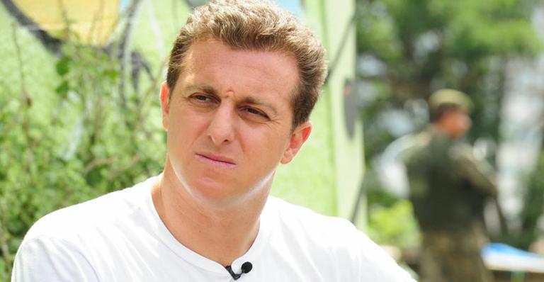 Famosos parabenizam Huck pelo Twitter