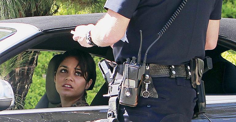 Vanessa Hudgens recebe multa