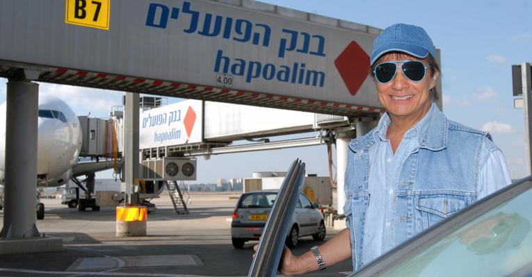 Rei irá se encontrar com Shimon Peres