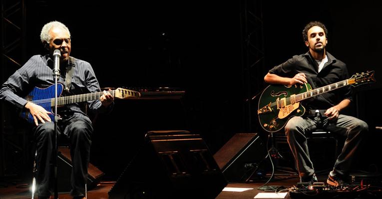 Gilberto e Bem Gil cantam juntos em SP