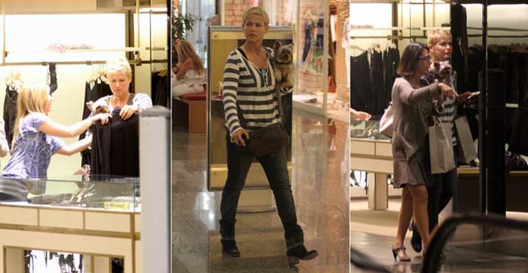Xuxa vai às compras com cãozinho