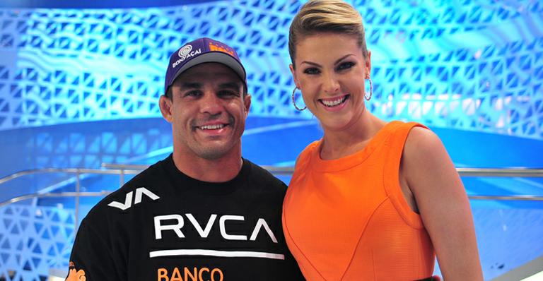 Hickmann faz homenagem para Belfort