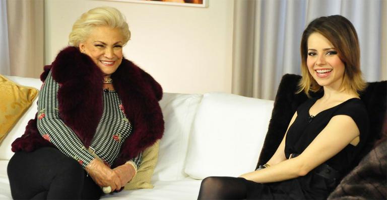 Sandy visita casa de Hebe Camargo