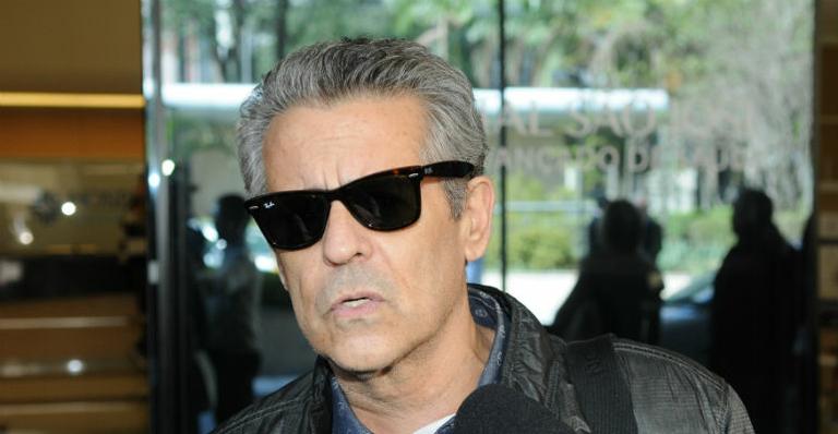 Marcos Paulo retoma rotina de trabalho