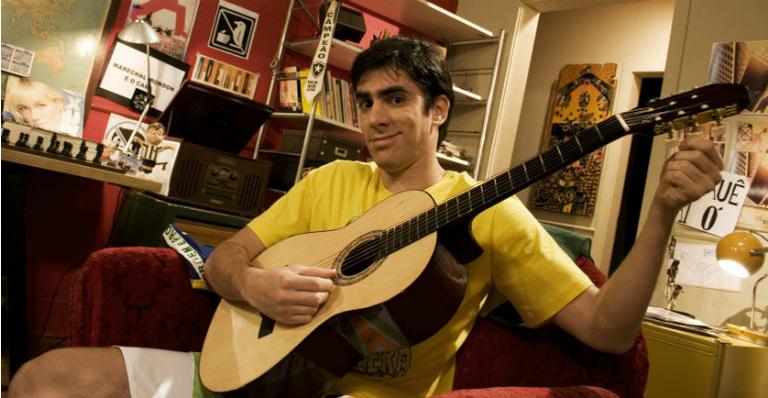 Humorista Marcelo Adnet faz 30 anos