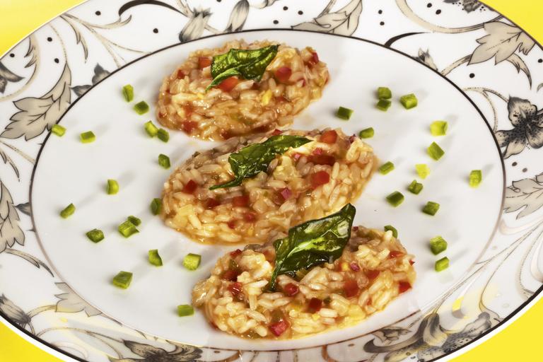 Cozinha Econômica: Risoto ao pimentão e abacaxi
