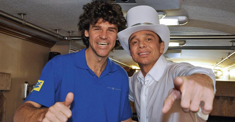 João de Matos e Netinho lideram lavagem da Rua 46