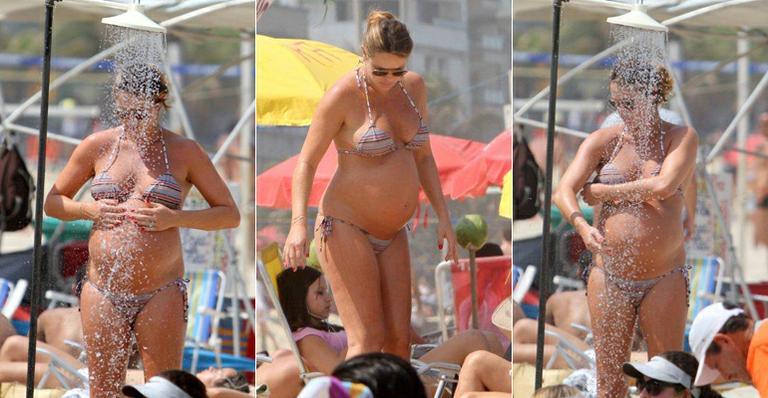Letícia Birkheuer curte praia no feriado