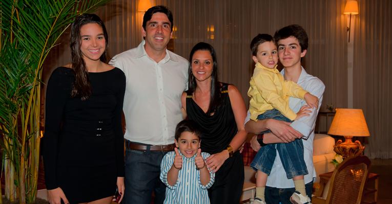 Ex-jogador Giovane faz 41 anos em família