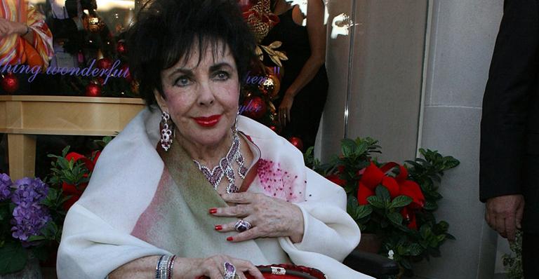 Leilão de Liz Taylor vale US$ 30 milhões