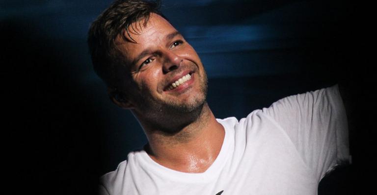 Fãs conhecem Ricky Martin no ‘Caldeirão’