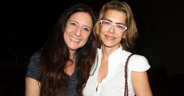 Maitê prestigia peça de Clarice Niskier