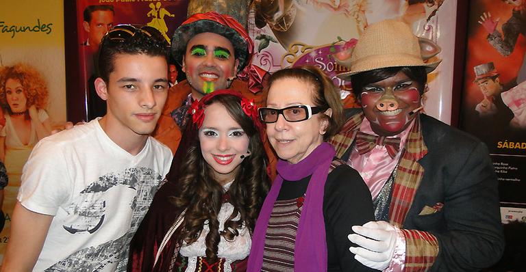 Fernanda Montenegro vê peça infantil