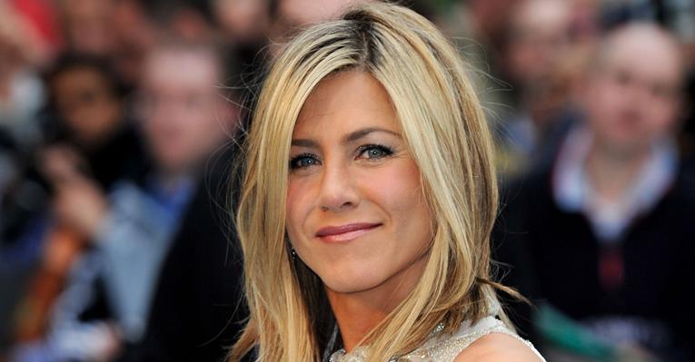 Aniston: campanha contra câncer