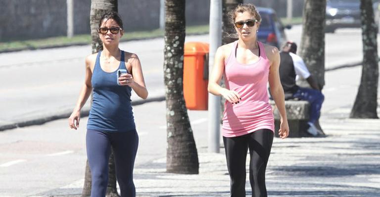 Grazi e Ana se exercitam juntas no RJ