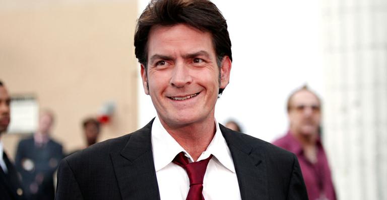 Charlie Sheen afirma que está sóbrio
