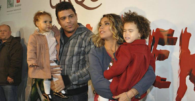 Ronaldo leva família ao Cirque du Soleil