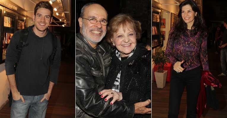 Famosos vão ao teatro no Rio de Janeiro