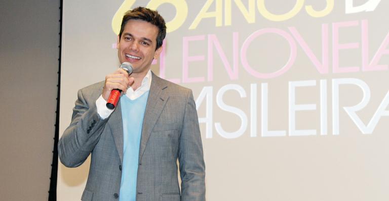 Otaviano abre exposição sobre TV em SP