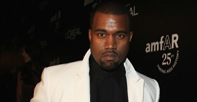 Kanye lança linha de roupas femininas