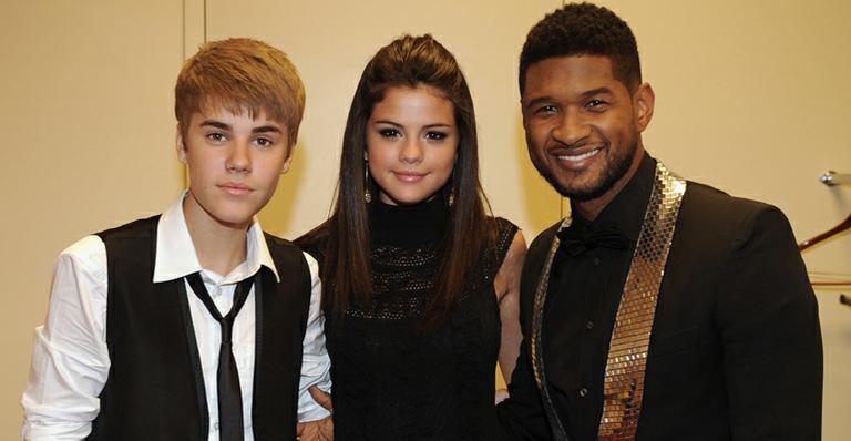 Bieber recebe prêmio e faz homenagem
