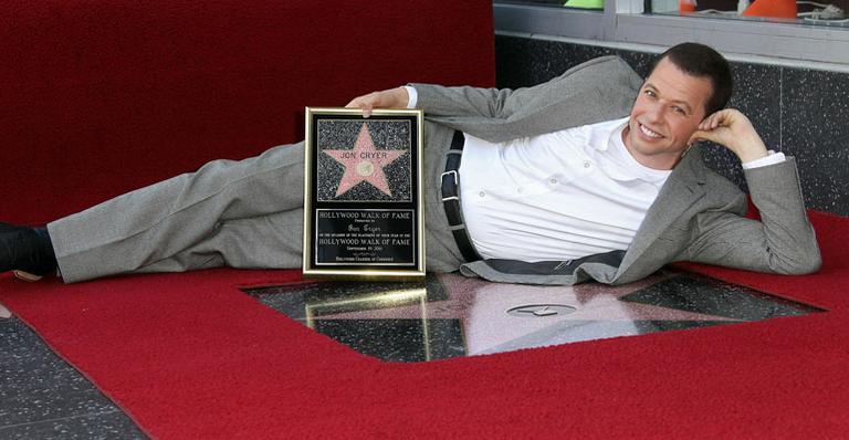 Jon Cryer recebe estrela em Hollywood