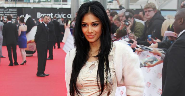 Nicole Scherzinger imita Britney Spears