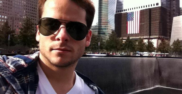 Thiago Oliveira visita memorial em NY