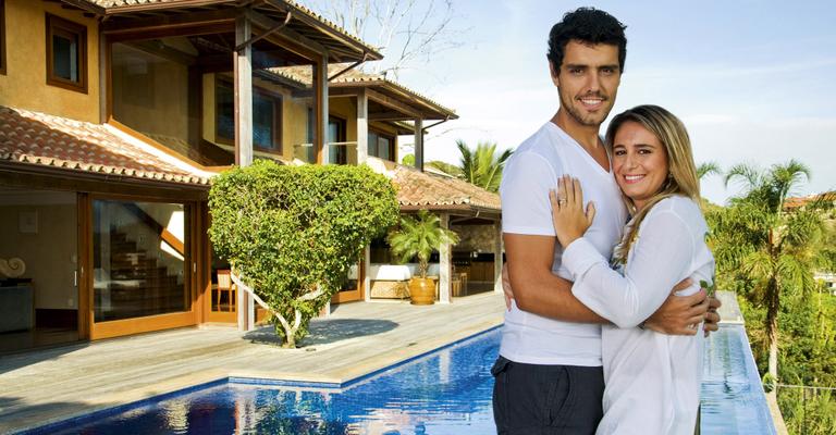 Thiago Arancam em seu recanto de paz com a mulher, Michela