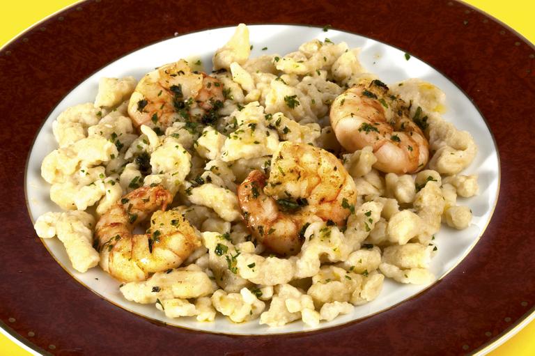 Receita Econômica: Spatzle com ervas na manteiga