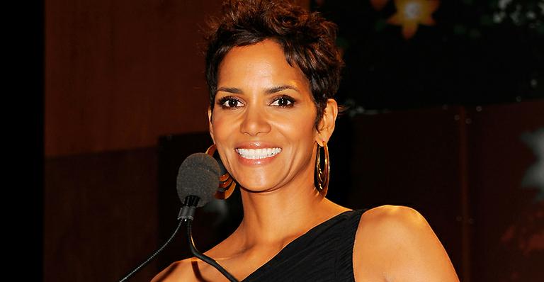 Halle Berry quer se mudar para a França junto com a filha e o namorado