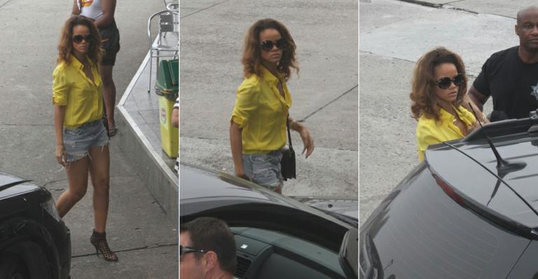 Rihanna visita o Cristo Redentor no Rio