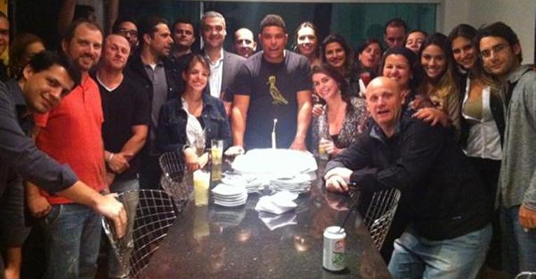 Ronaldo: festa com colegas de trabalho