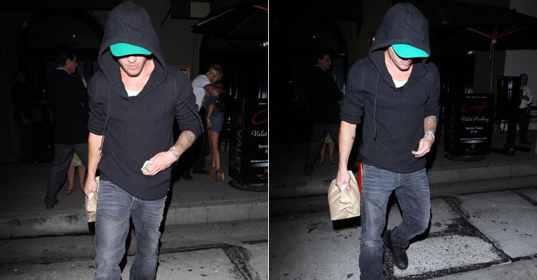 Ryan Phillippe foge de paparazzi