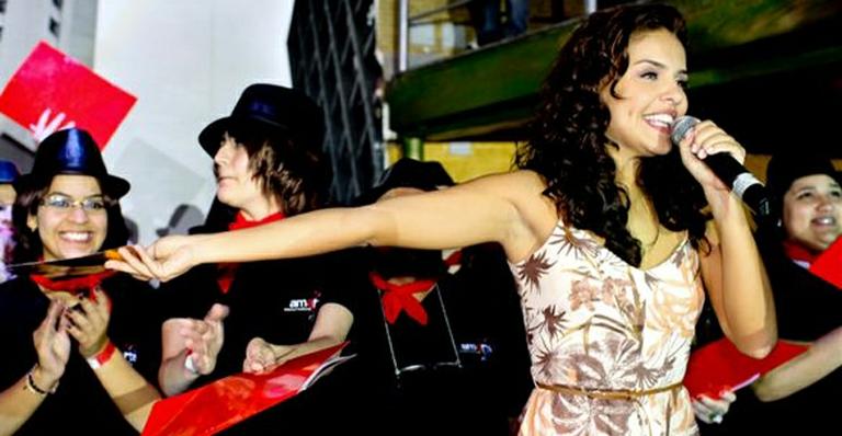 Paloma prestigia evento cultural