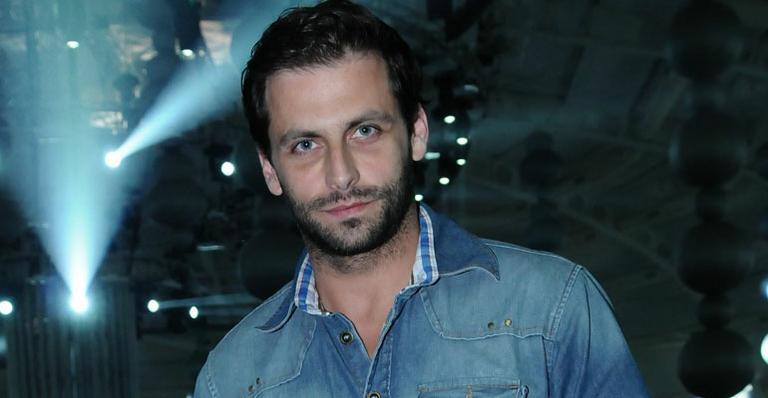 Henri: elogios para amada em novela