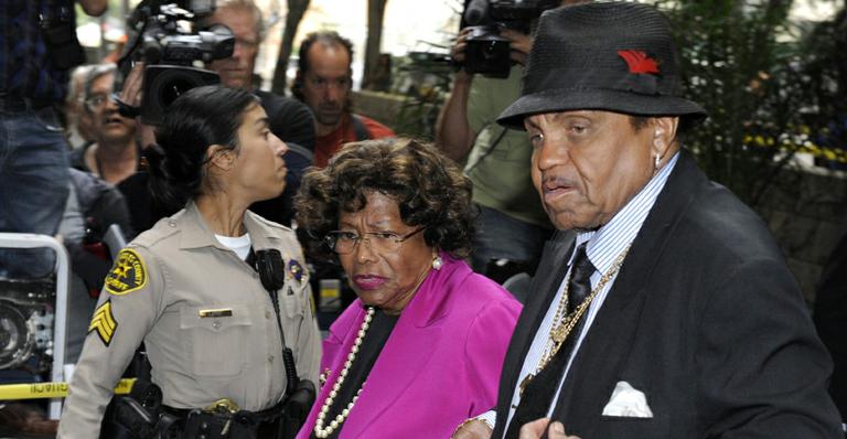 Família Jackson no julgamento de médico