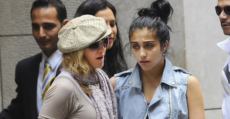 Madonna com a primogênita Lourdes