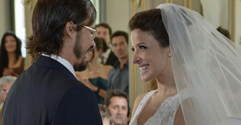 Cristiano e Abelha se casam em novela