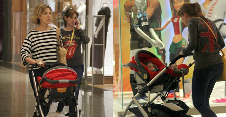 Marília Gabriela em passeio com a neta