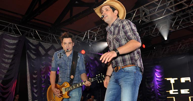 Fernando & Sorocaba anunciam novo DVD
