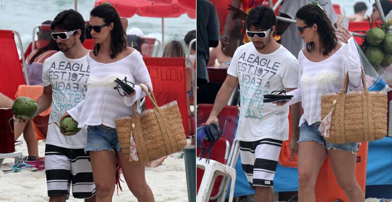 Camila: praia com ‘marido’ e amigos