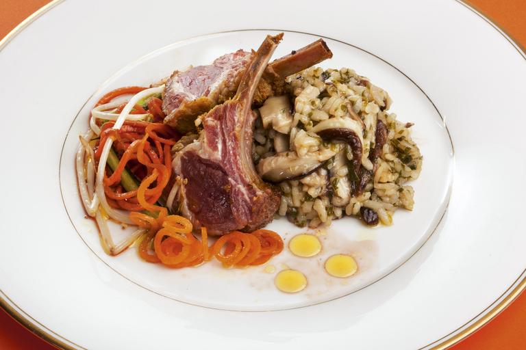 Cozinha Econômica: Com bisteca de cordeiro e shiitake