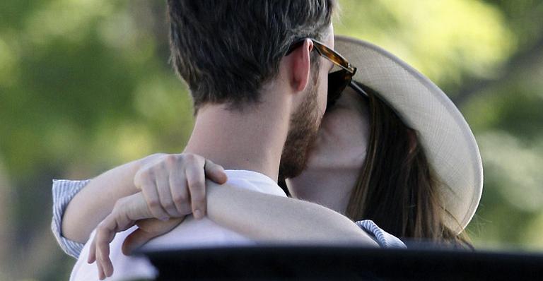 O amor de Anne Hathaway e Adam Shulman