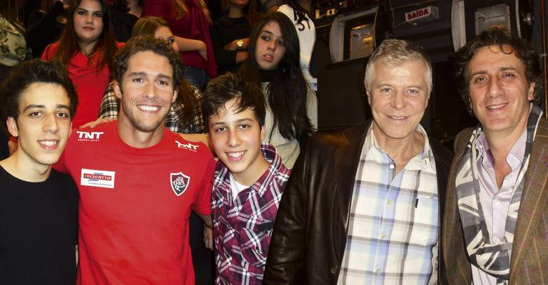 Agenda: Altas Horas