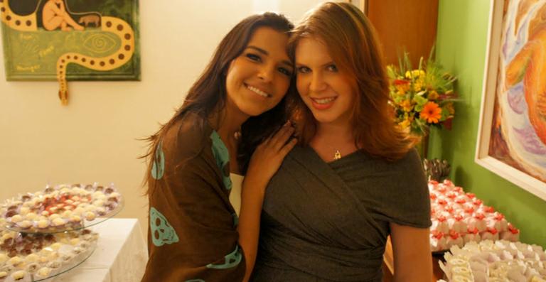 Mariana Rios vai ao chá de fraldas de Carolinie Figueiredo